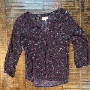 Velvet 3/4 sleeve top with heart like details